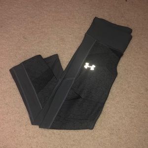 Under Armour Cropped Heat Gear Leggings